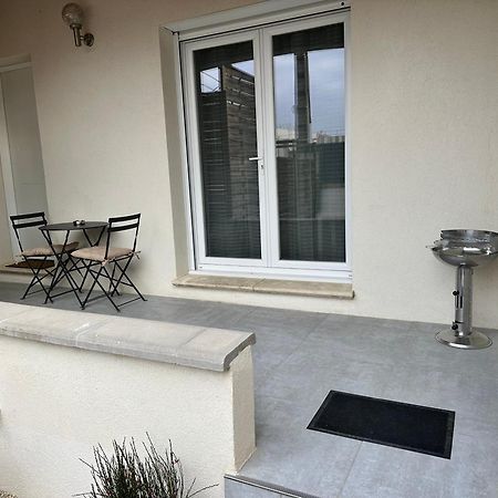 Appartement T2 Avec Terrasse Et Cour Cavaillon Dış mekan fotoğraf
