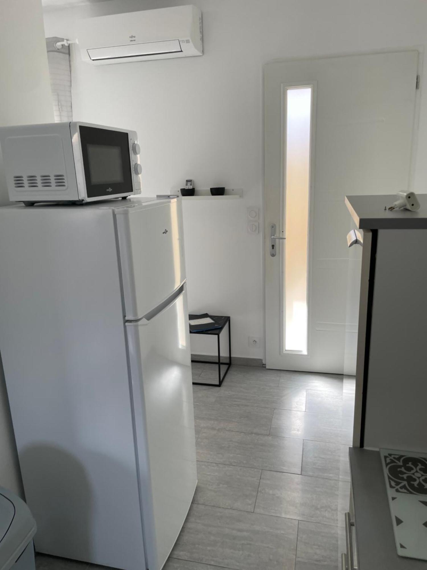 Appartement T2 Avec Terrasse Et Cour Cavaillon Dış mekan fotoğraf