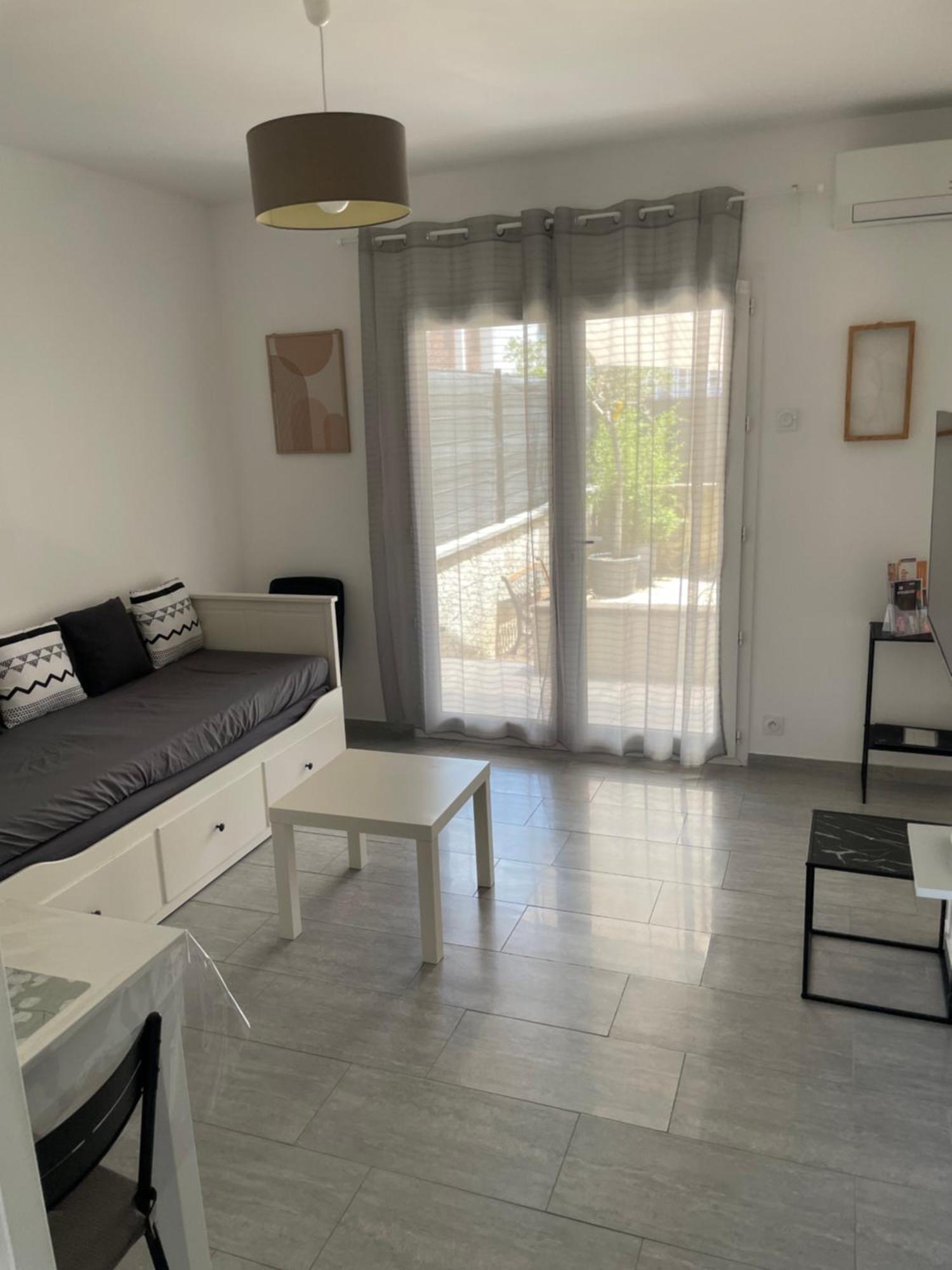 Appartement T2 Avec Terrasse Et Cour Cavaillon Dış mekan fotoğraf
